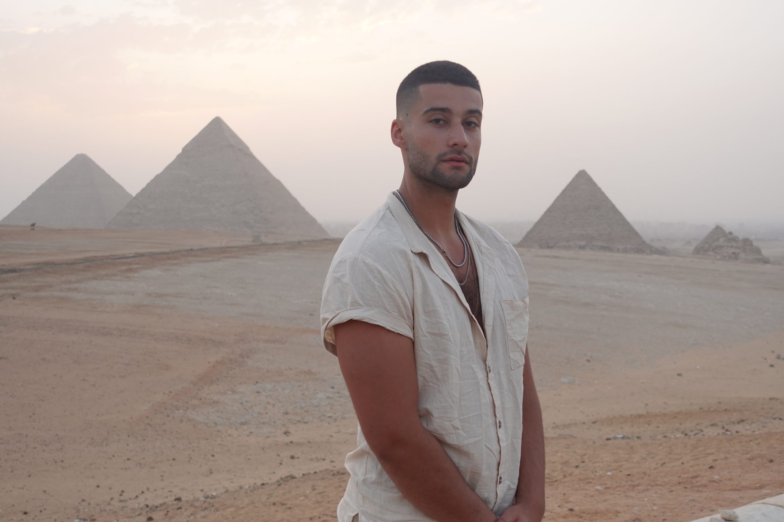 Alexander in front of the pyramids